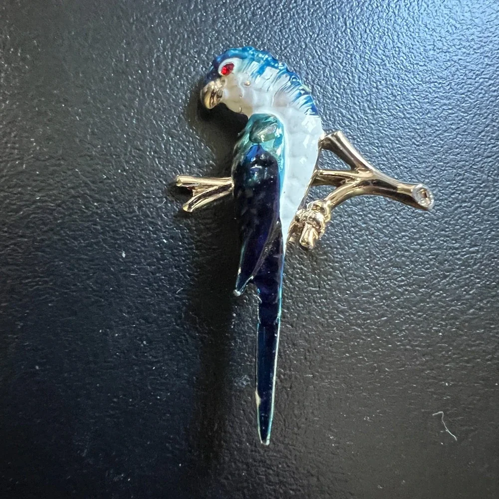 Vintage‎ Parrot Brooch Bird On Branch Blue Enamel Gold Tone Crystal Eye  Pin